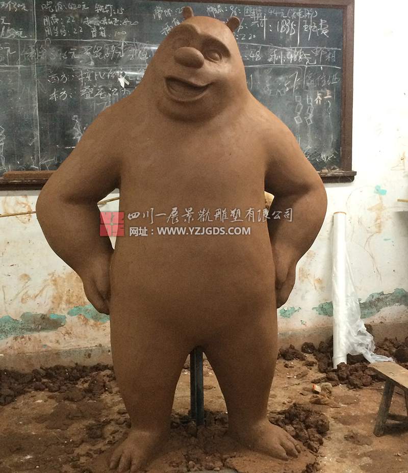 熊大卡通雕塑